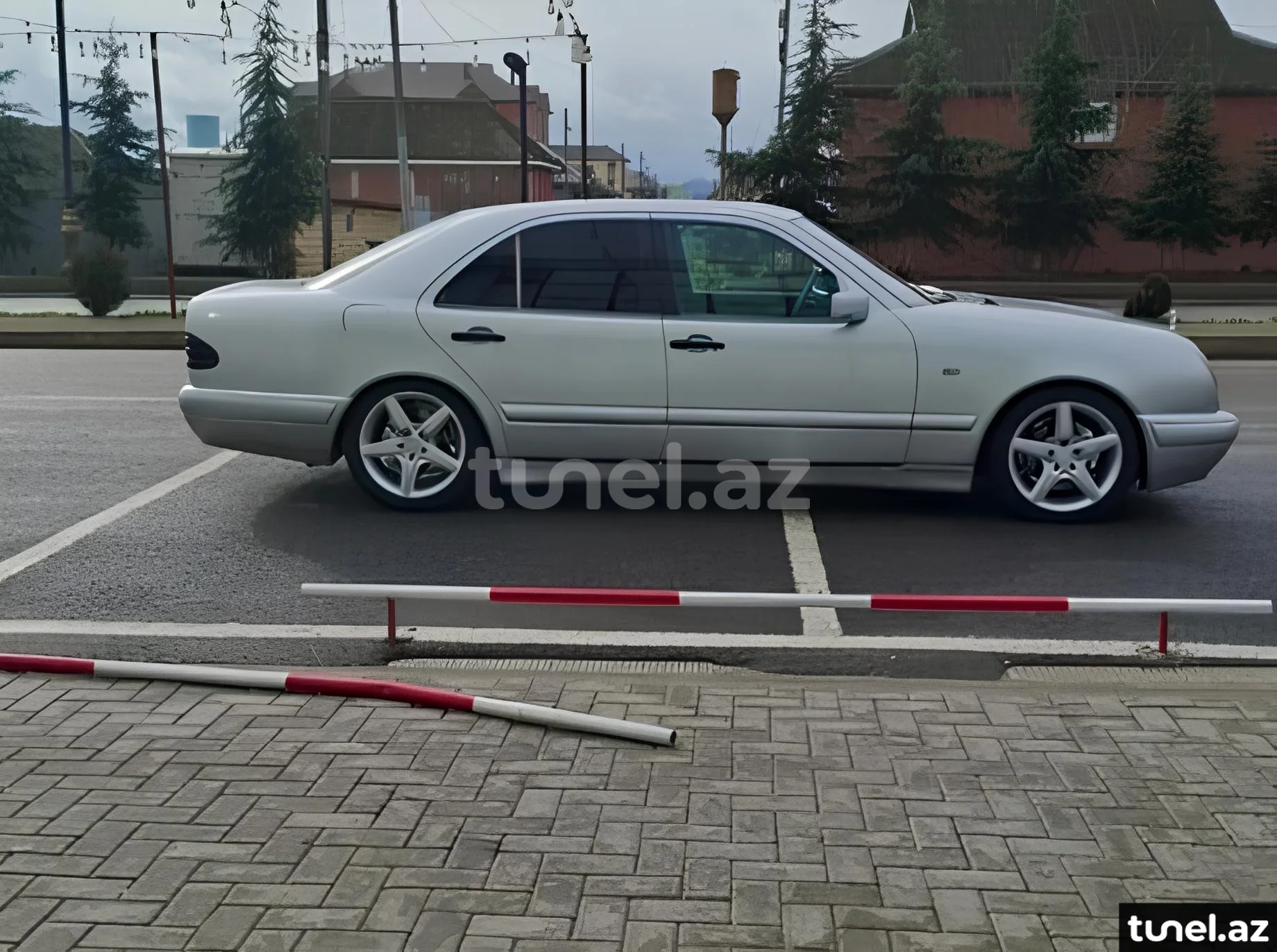 Mercedes E 220 1998