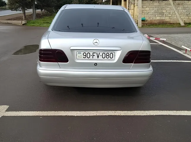 Mercedes E 220, 2.2 L, 1998 i̇l, 812 385 km, Sumqayıt - Qiymət: 11 500 ₼ - Tunel.az