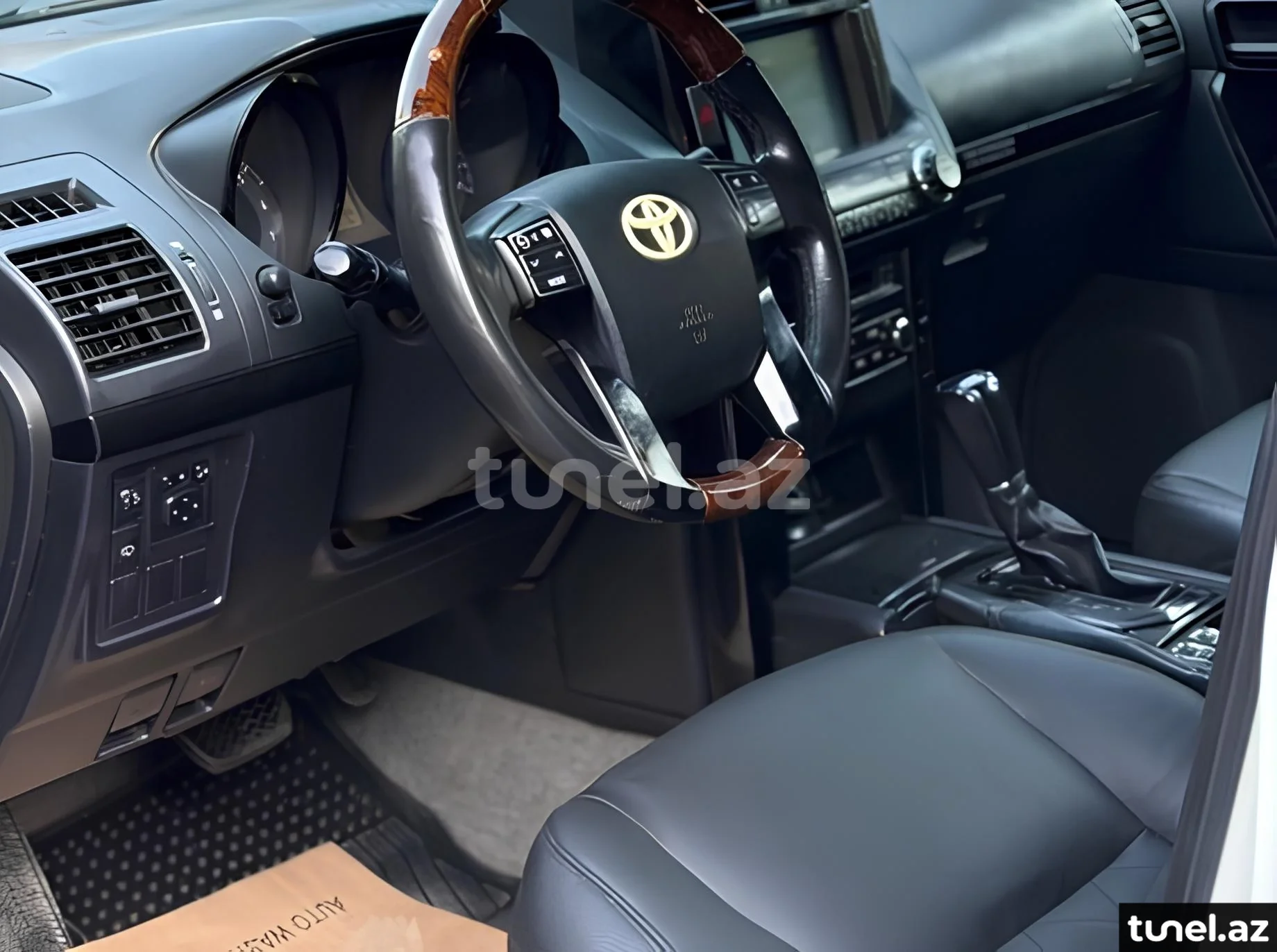 Toyota Land Cruiser Prado 2013