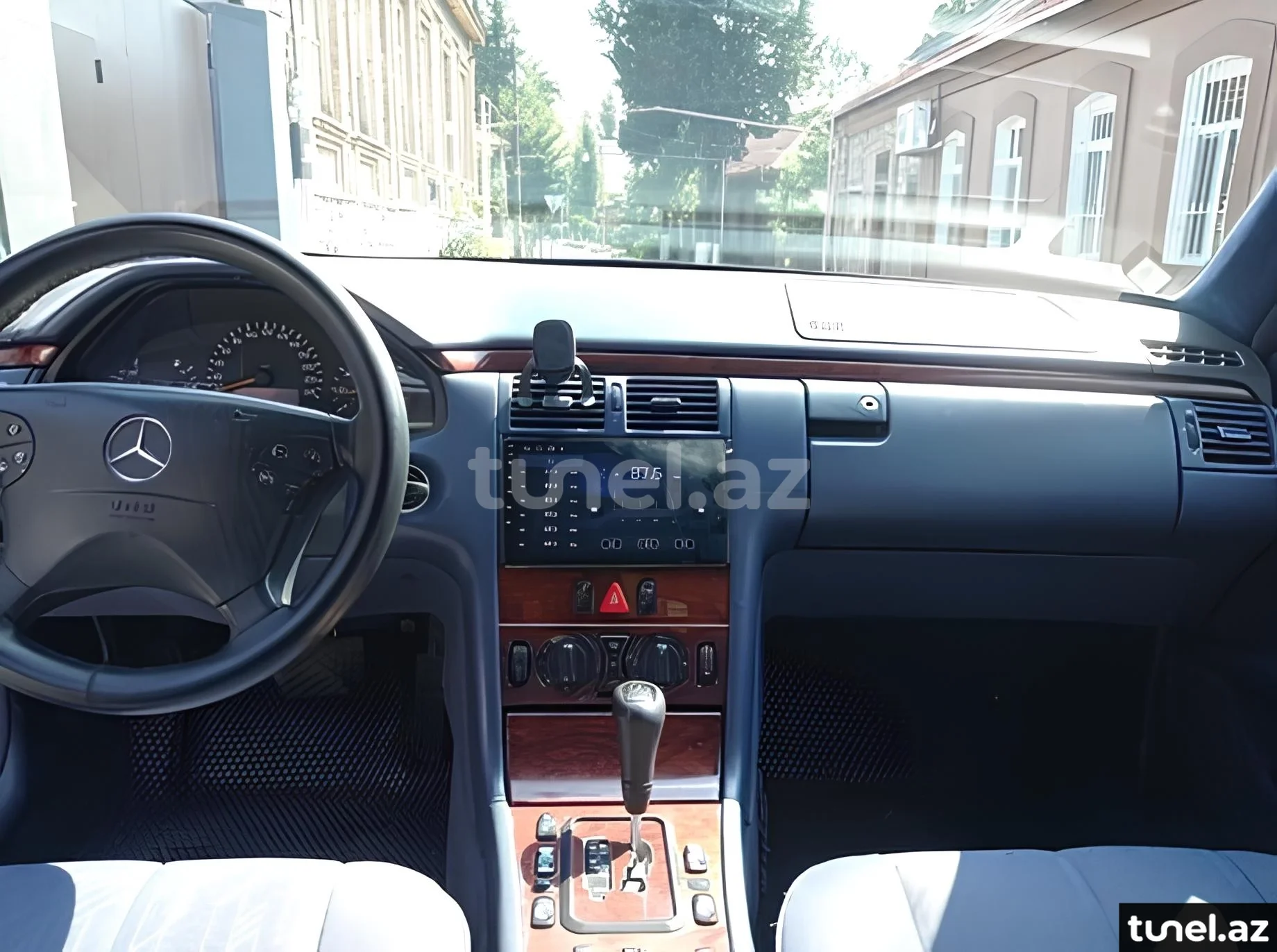 Mercedes E 240 1999