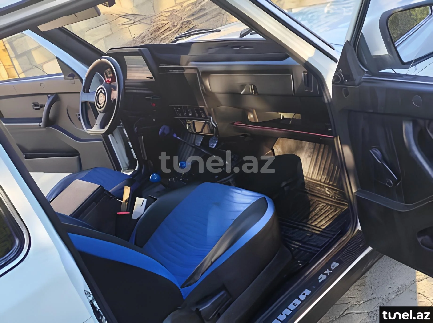 LADA (VAZ) Niva 2012