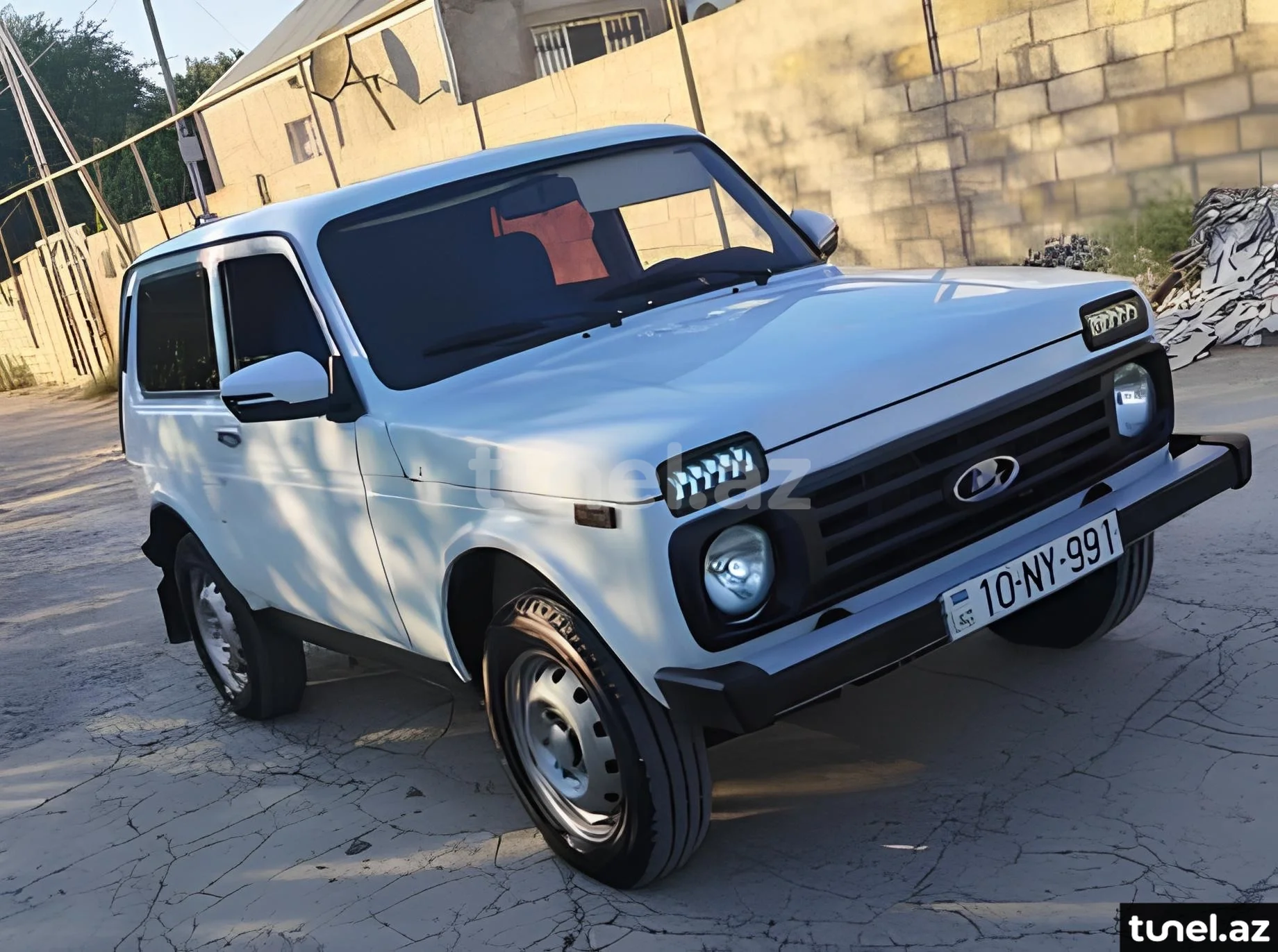 LADA (VAZ) Niva 2012