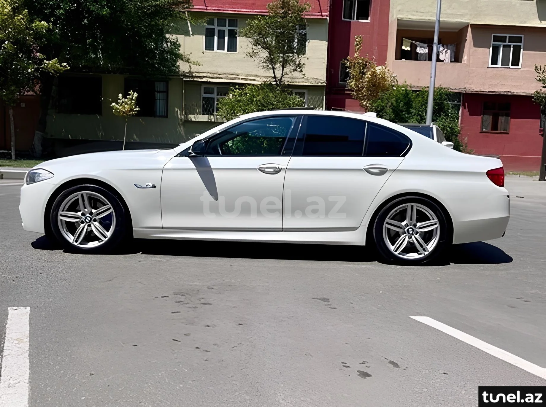 BMW 530 2011