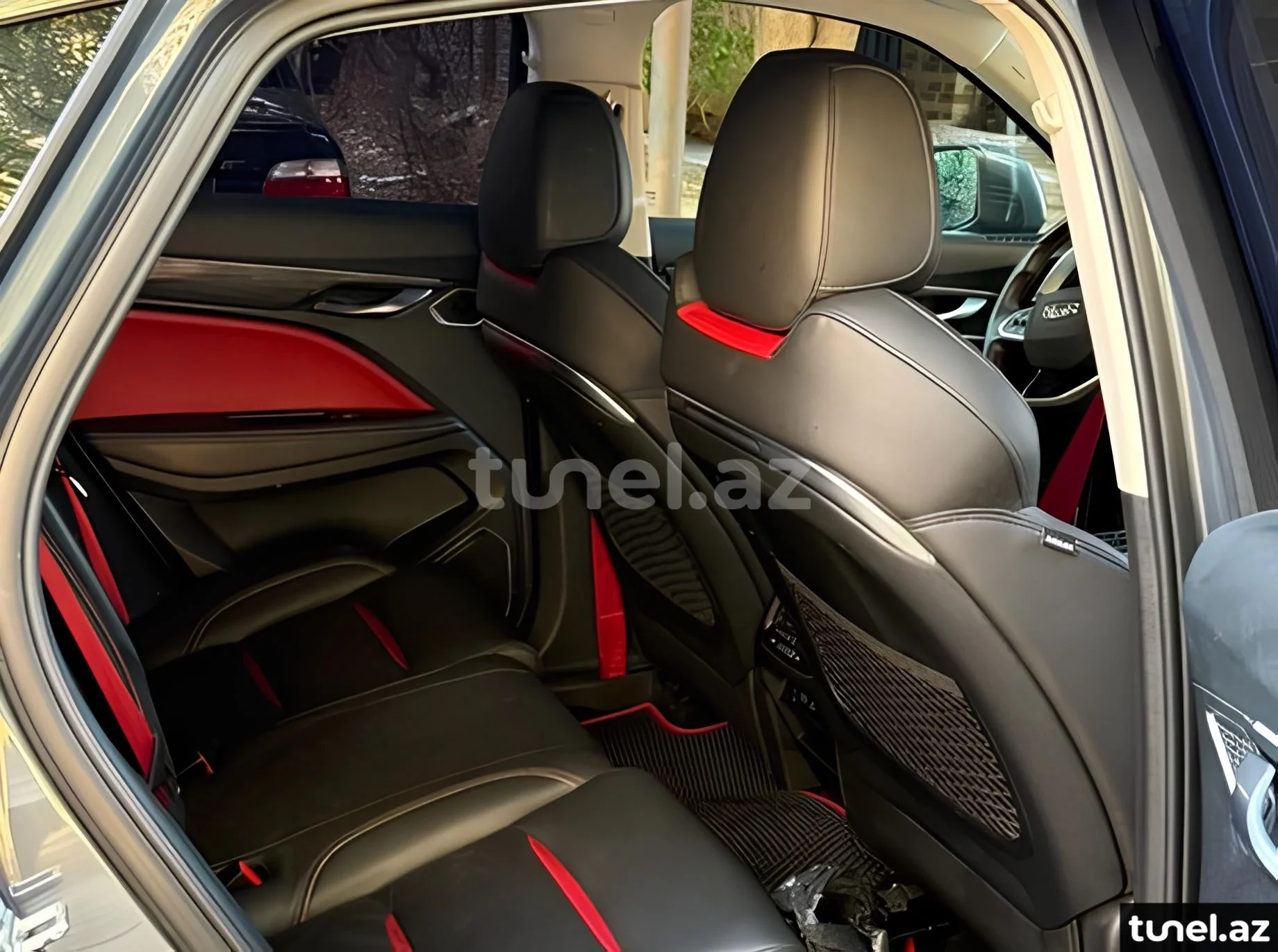 Geely Tugella 2022