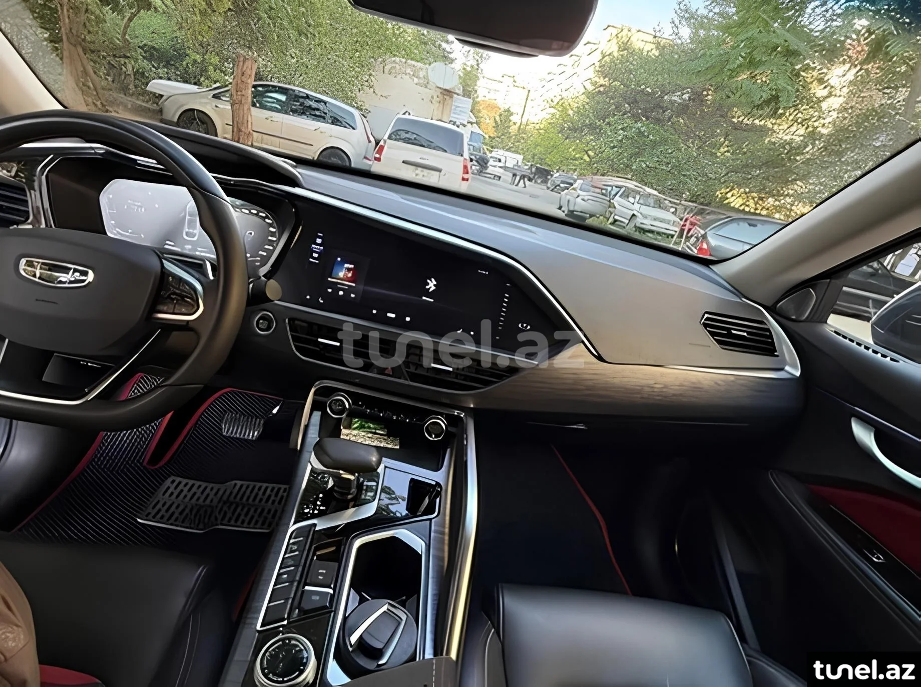 Geely Tugella 2022