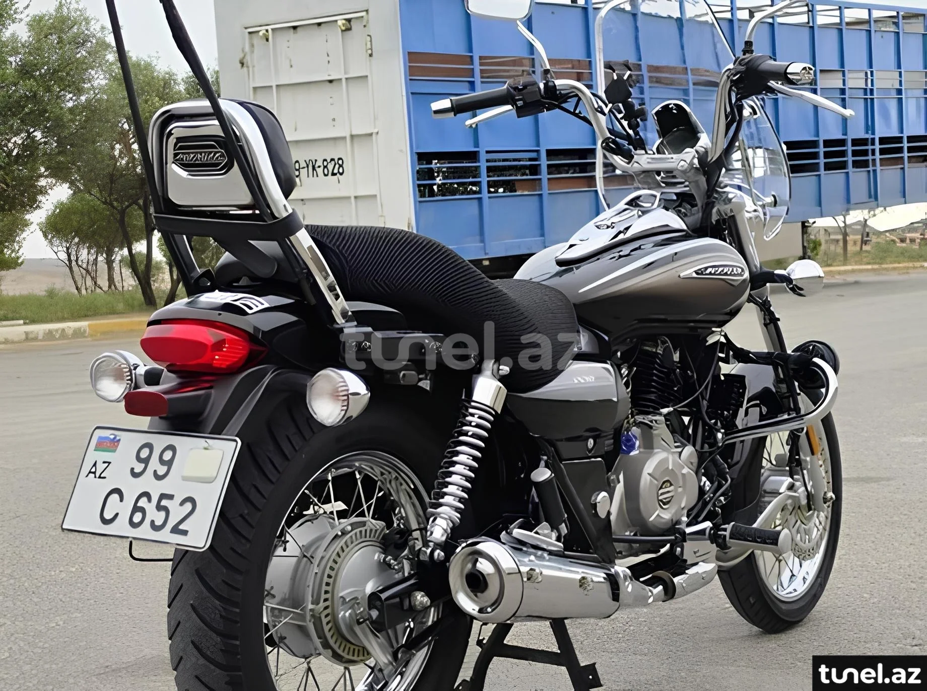 Bajaj Avenger 220 2021