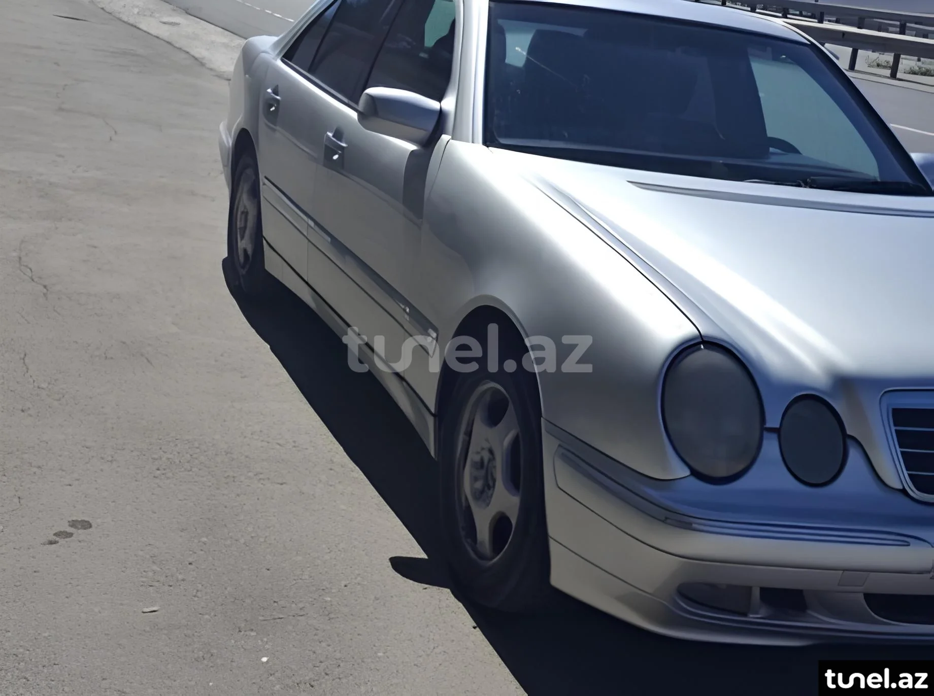 Mercedes E 220 2001
