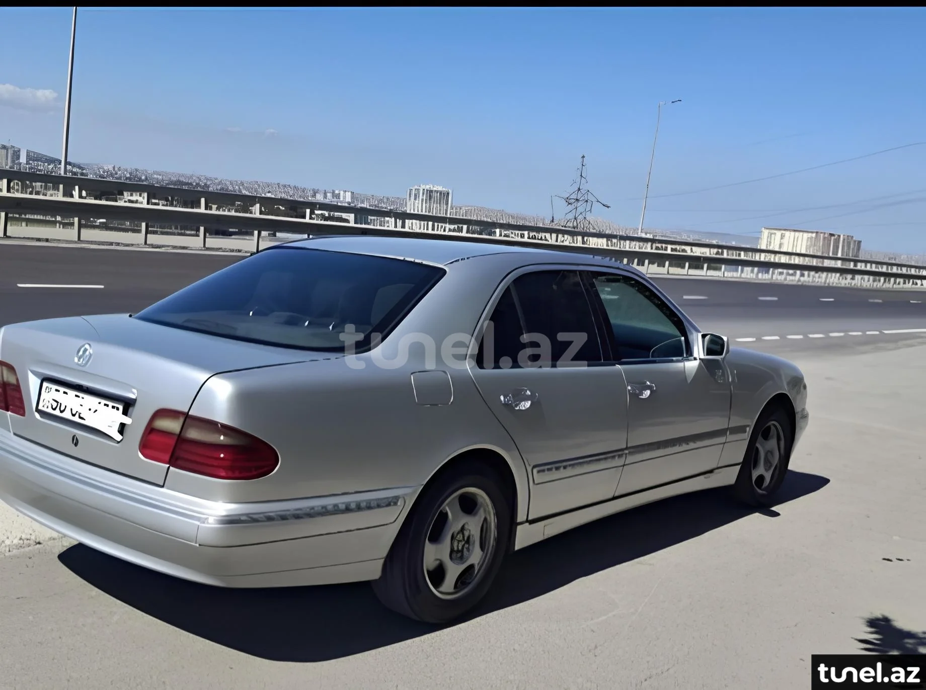 Mercedes E 220 2001
