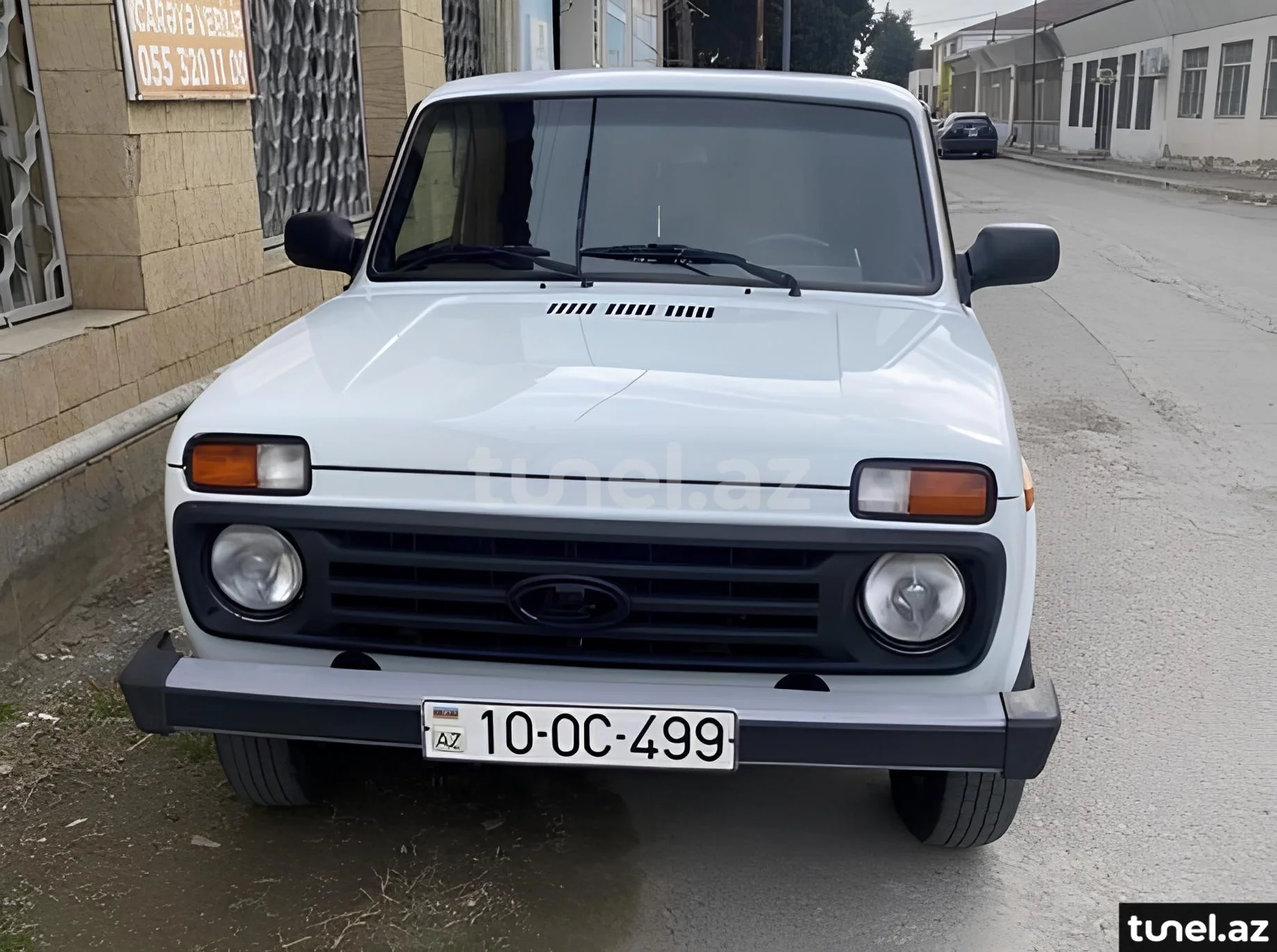 LADA (VAZ) Niva 2005