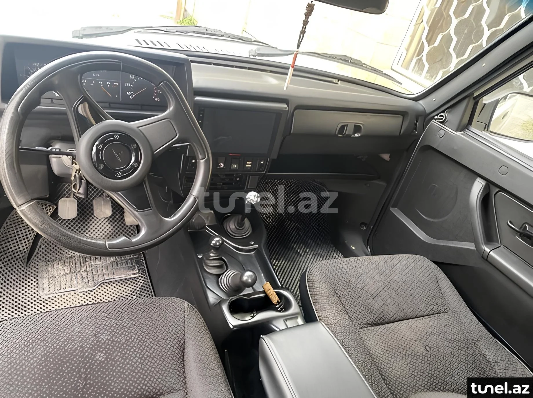 LADA (VAZ) Niva 2005