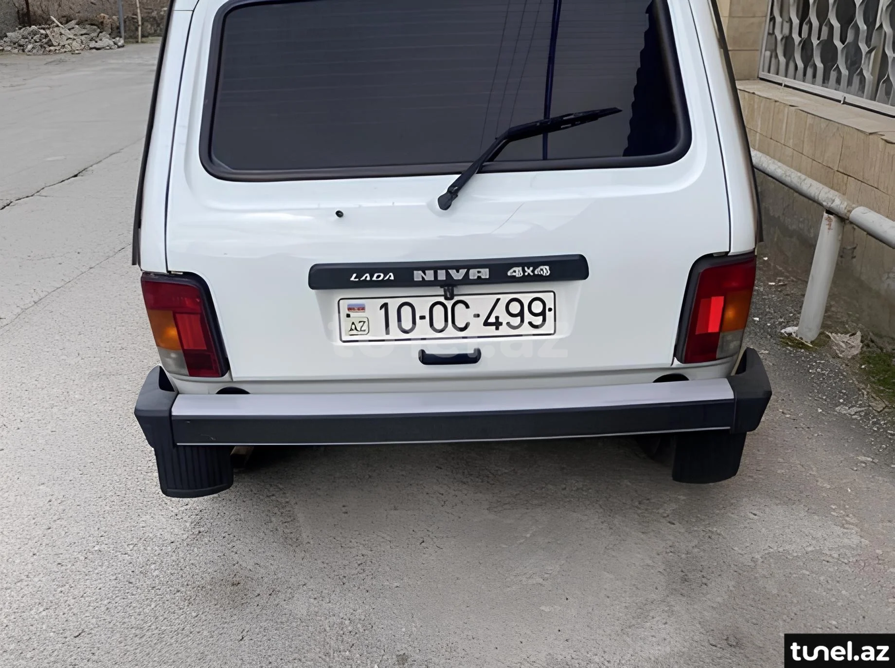 LADA (VAZ) Niva 2005