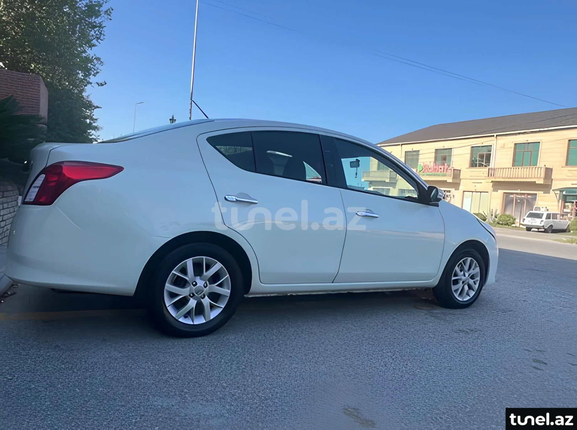 Nissan Sunny 2014