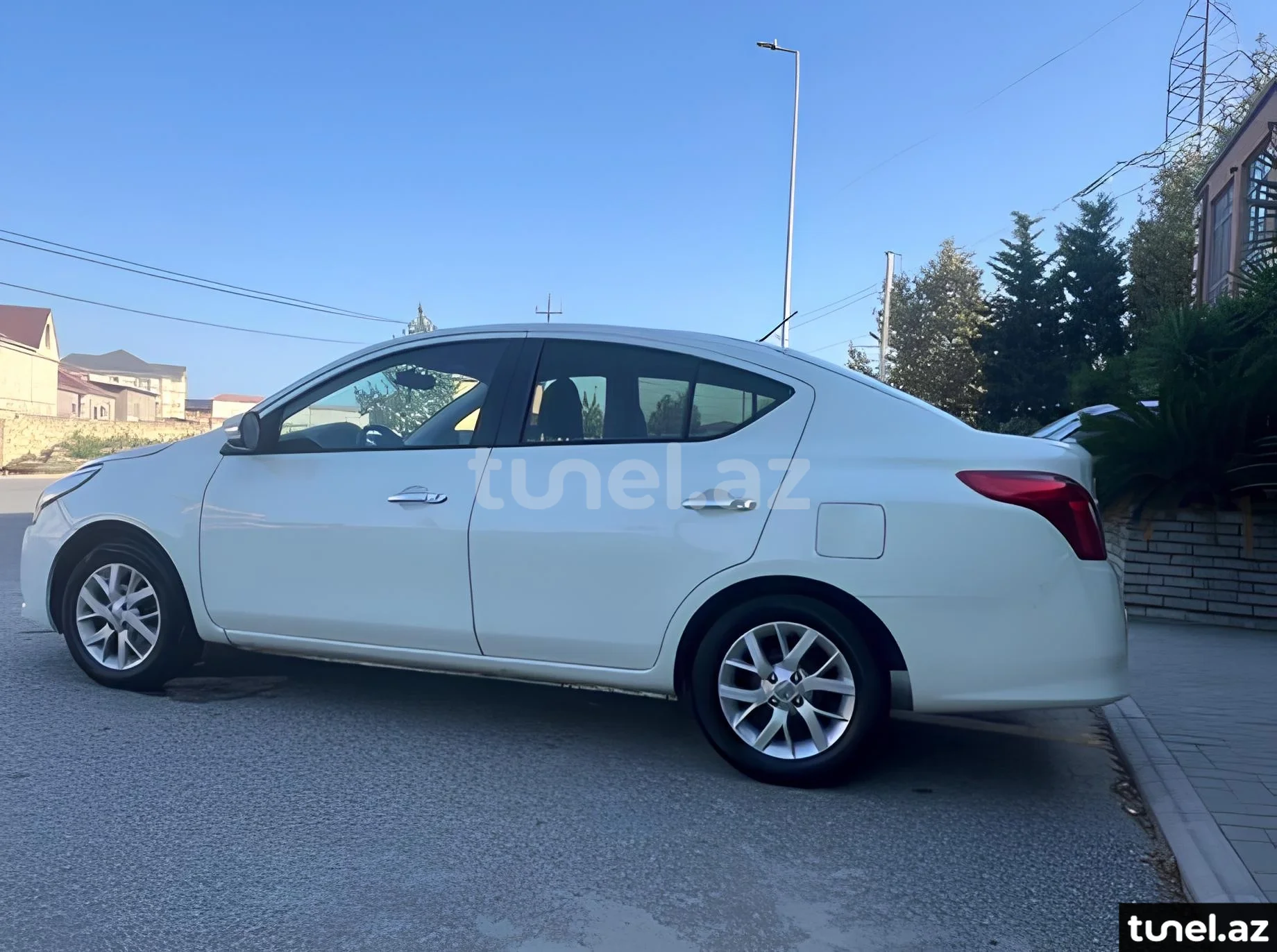 Nissan Sunny 2014