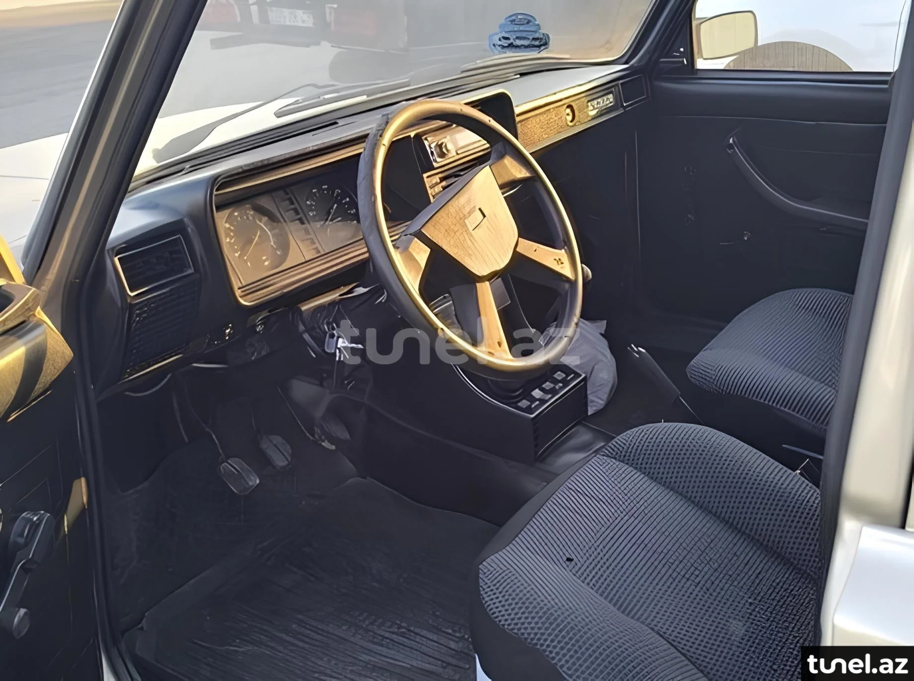LADA (VAZ) 2104 2011