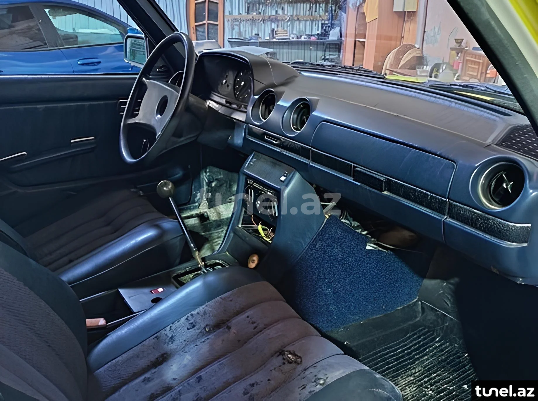 Mercedes W123 1977