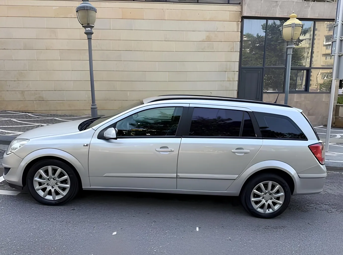 Opel Astra, 1.3 L, 2008 i̇l, 345 000 km, Bakı - Qiymət: 7 900 ₼ - Tunel.az