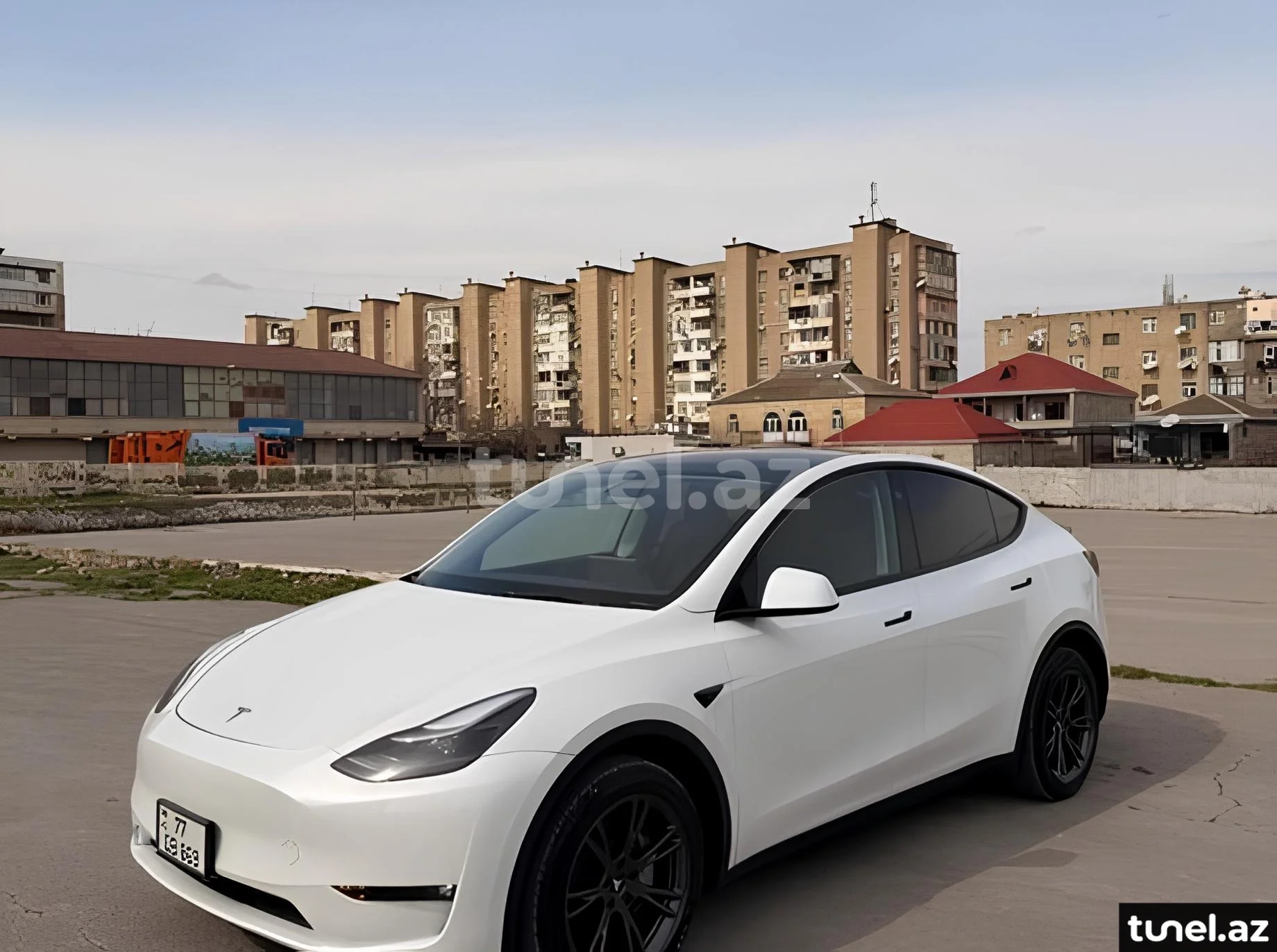 Tesla Model Y 2025