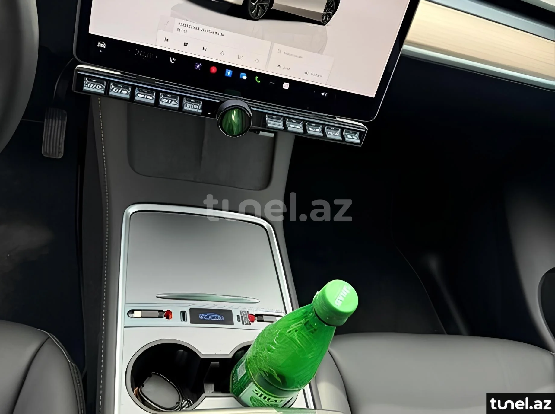 Tesla Model Y 2025