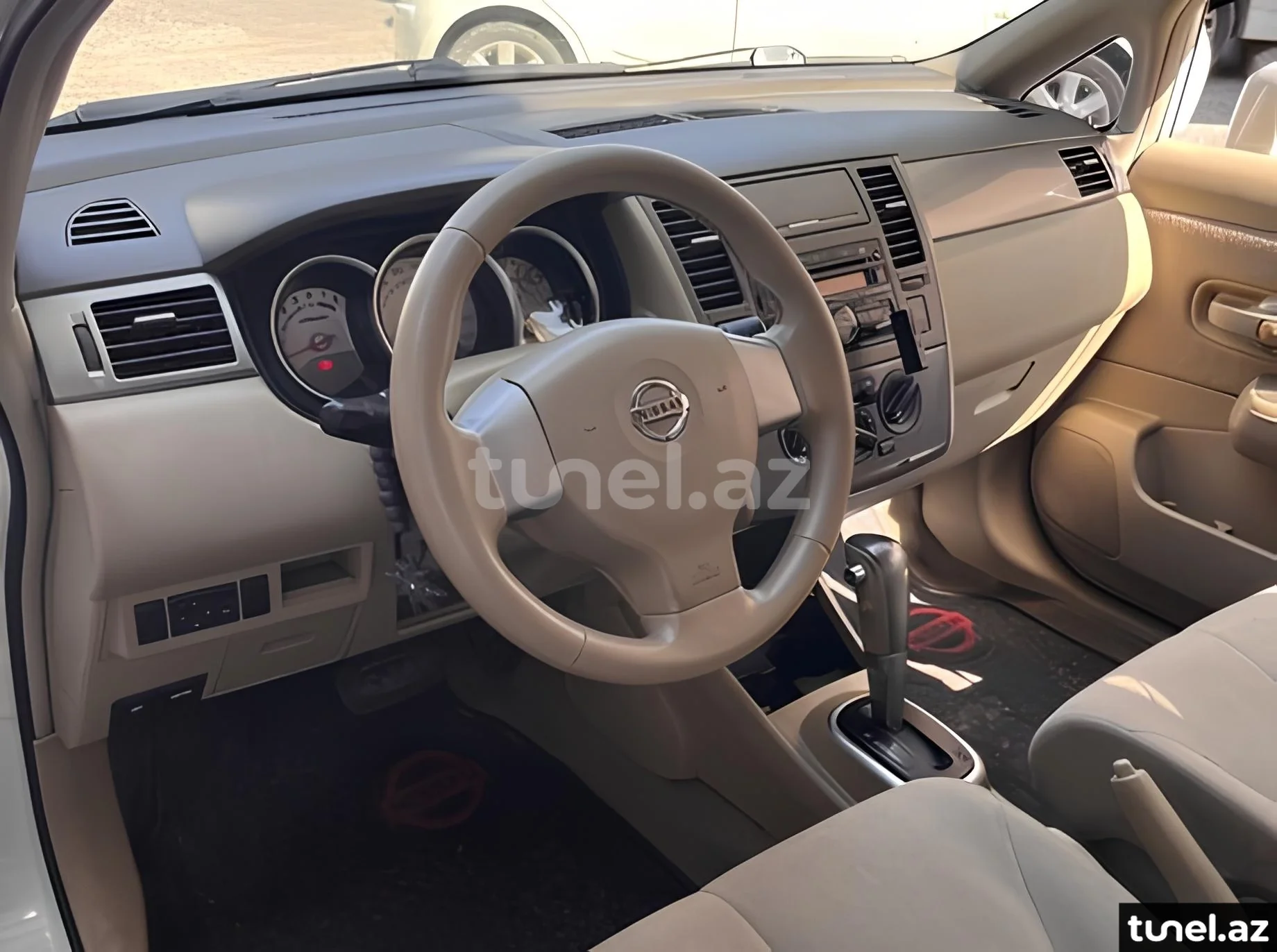 Nissan Tiida 2008