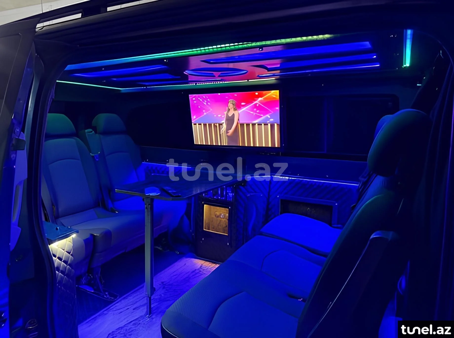 Mercedes Viano 2006
