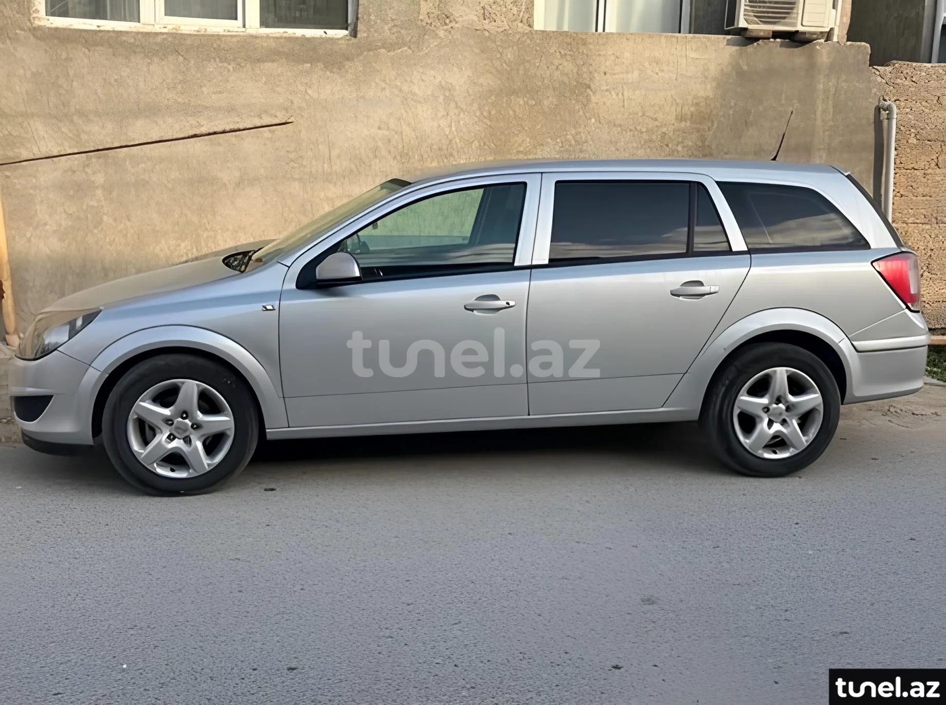 Opel Astra 2010