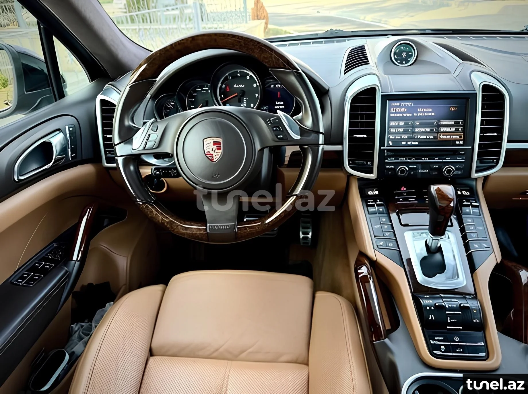 Porsche Cayenne Turbo 2011