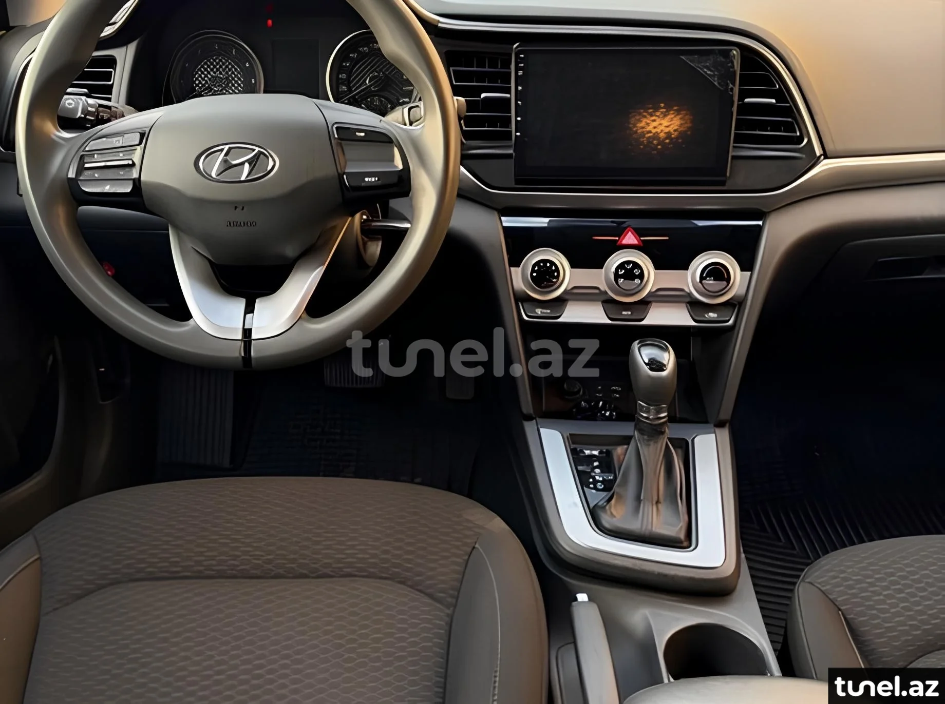 Hyundai Elantra 2019