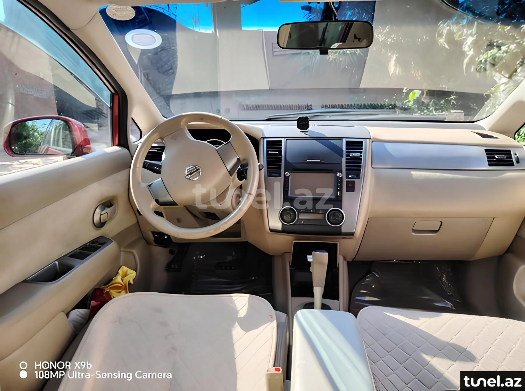 Nissan Tiida 2011