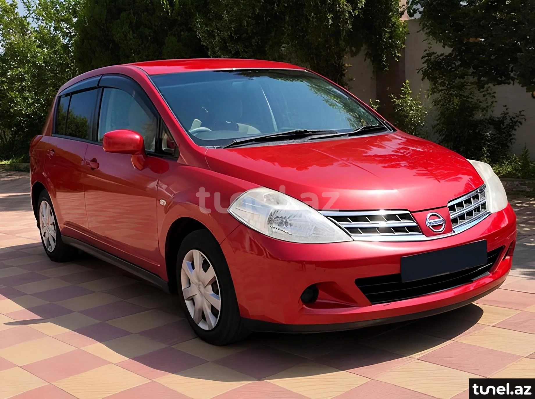 Nissan Tiida 2011