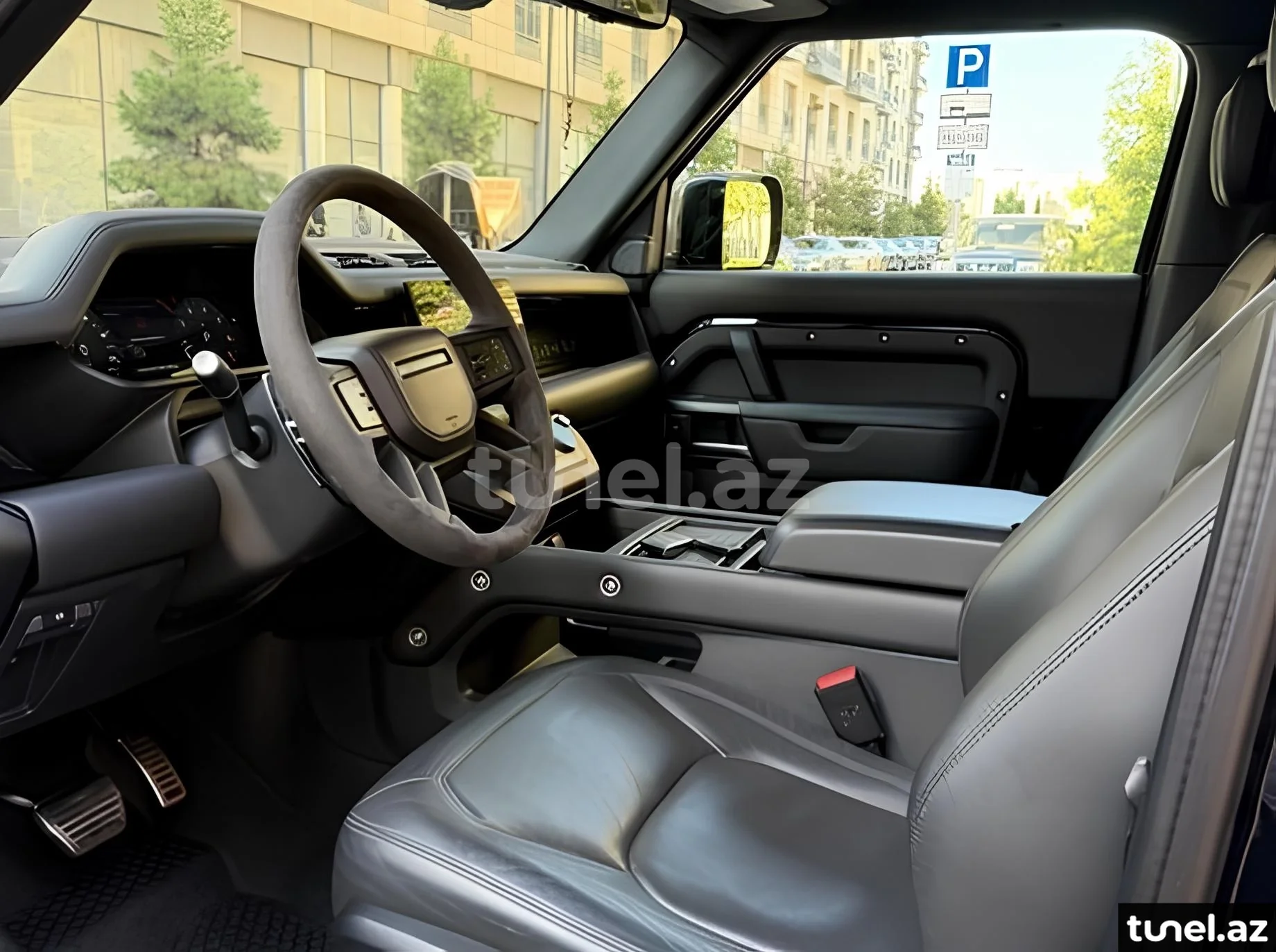 Land Rover Defender 2022