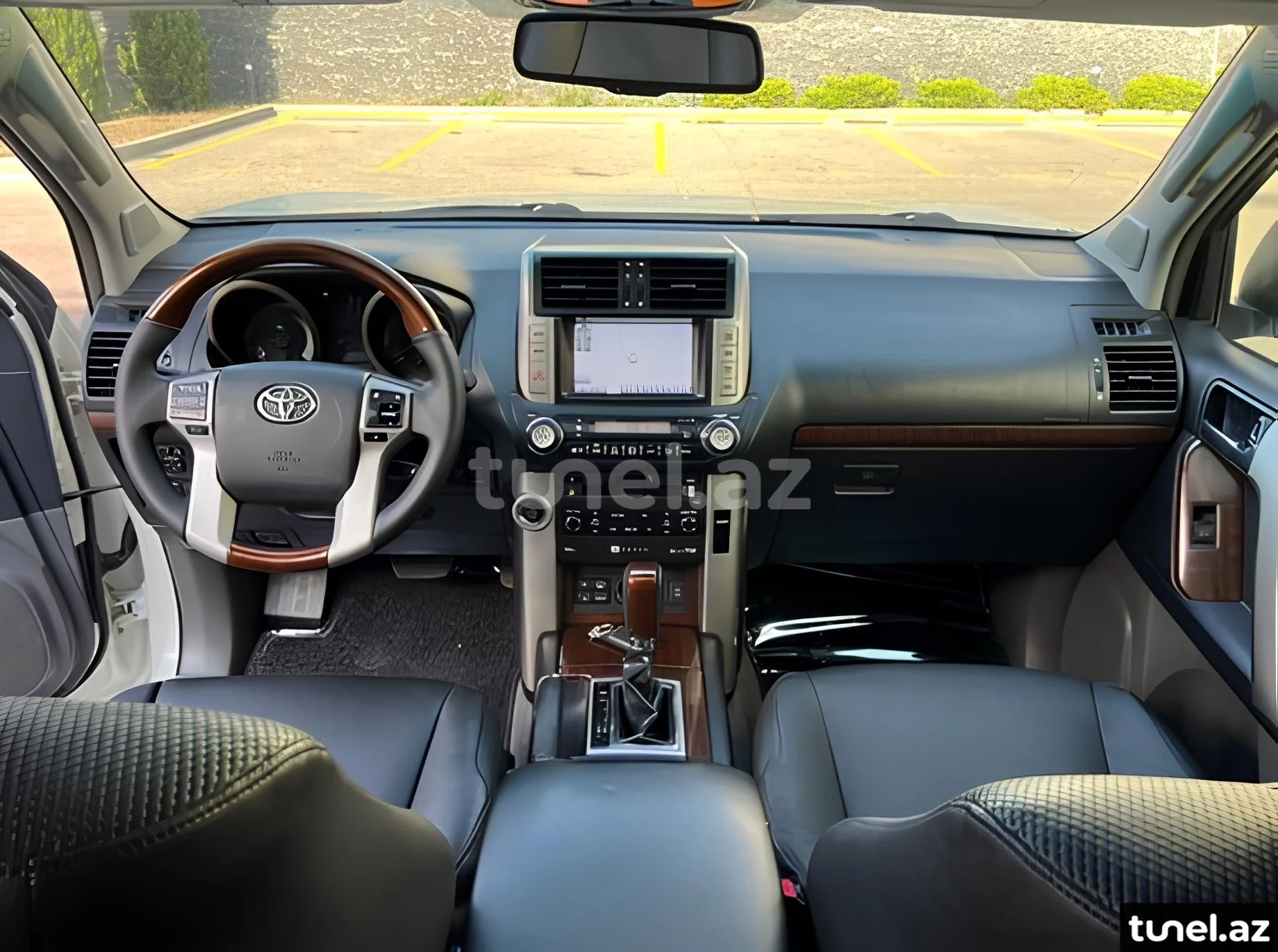 Toyota Land Cruiser Prado 2011