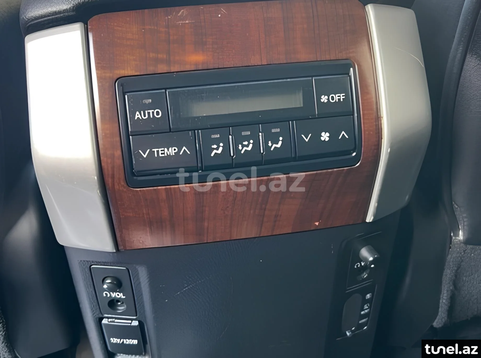 Toyota Land Cruiser Prado 2011