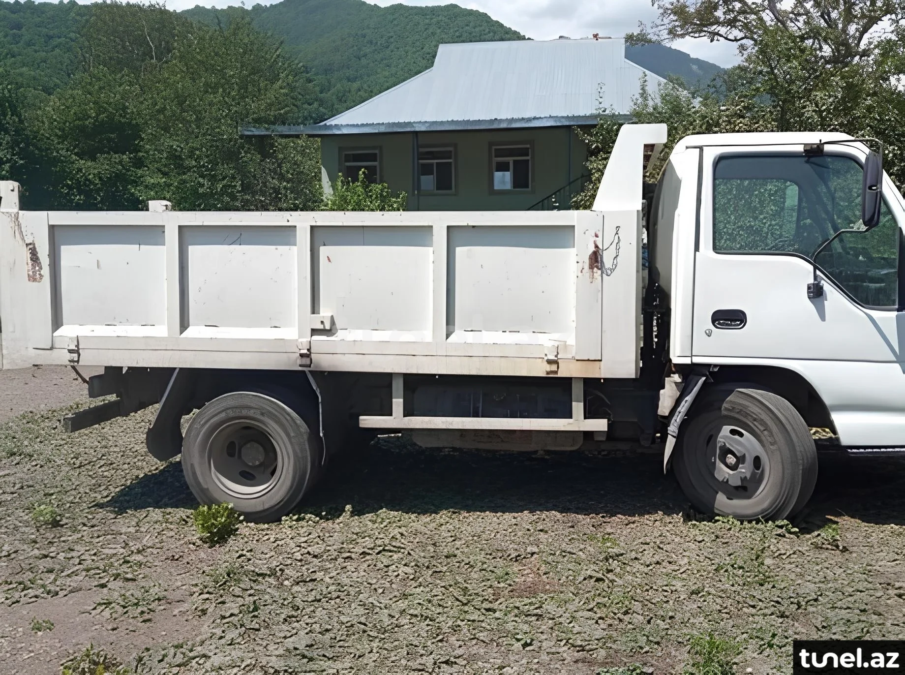 Isuzu NPR 66 L 2004