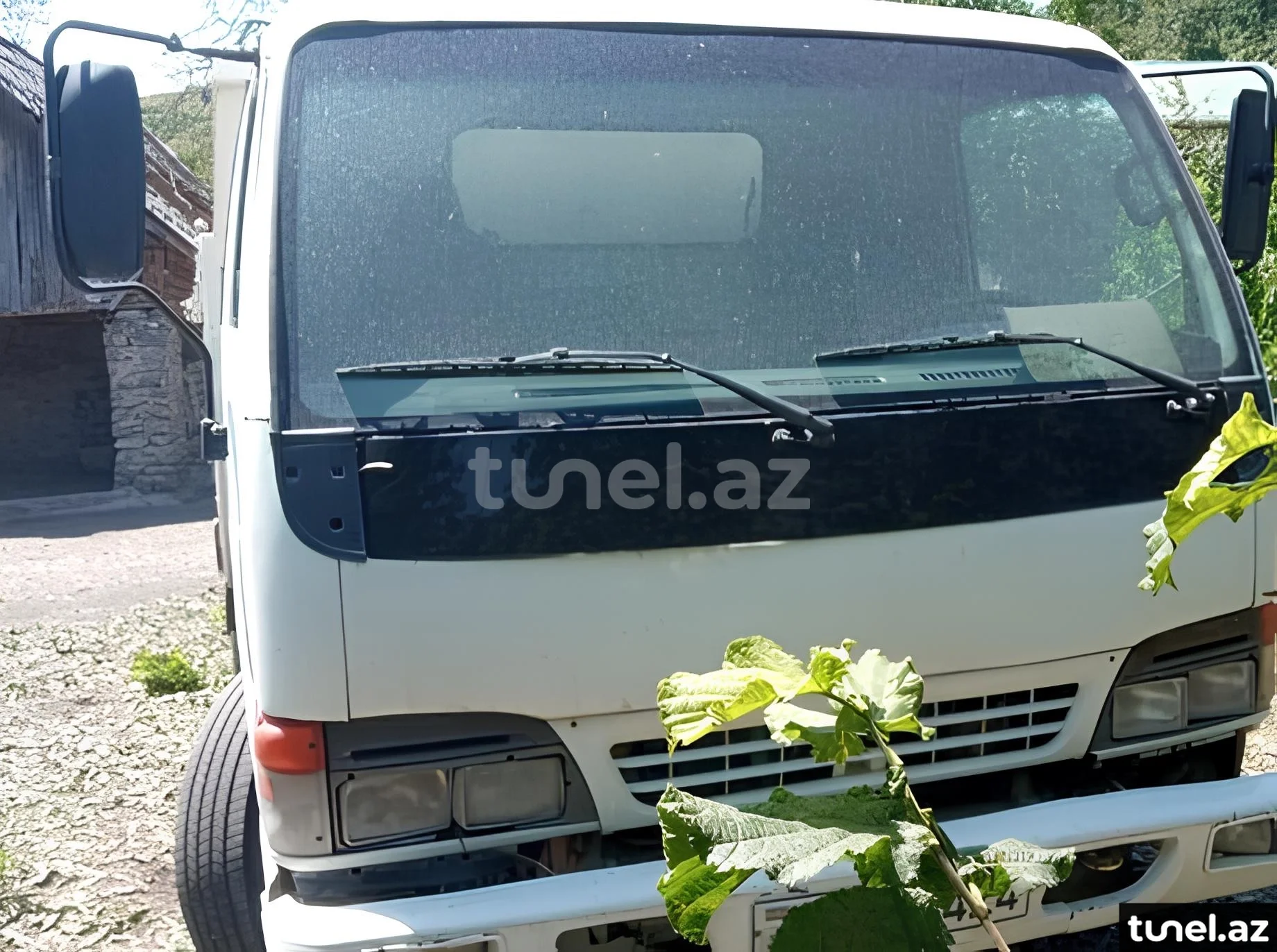 Isuzu NPR 66 L 2004