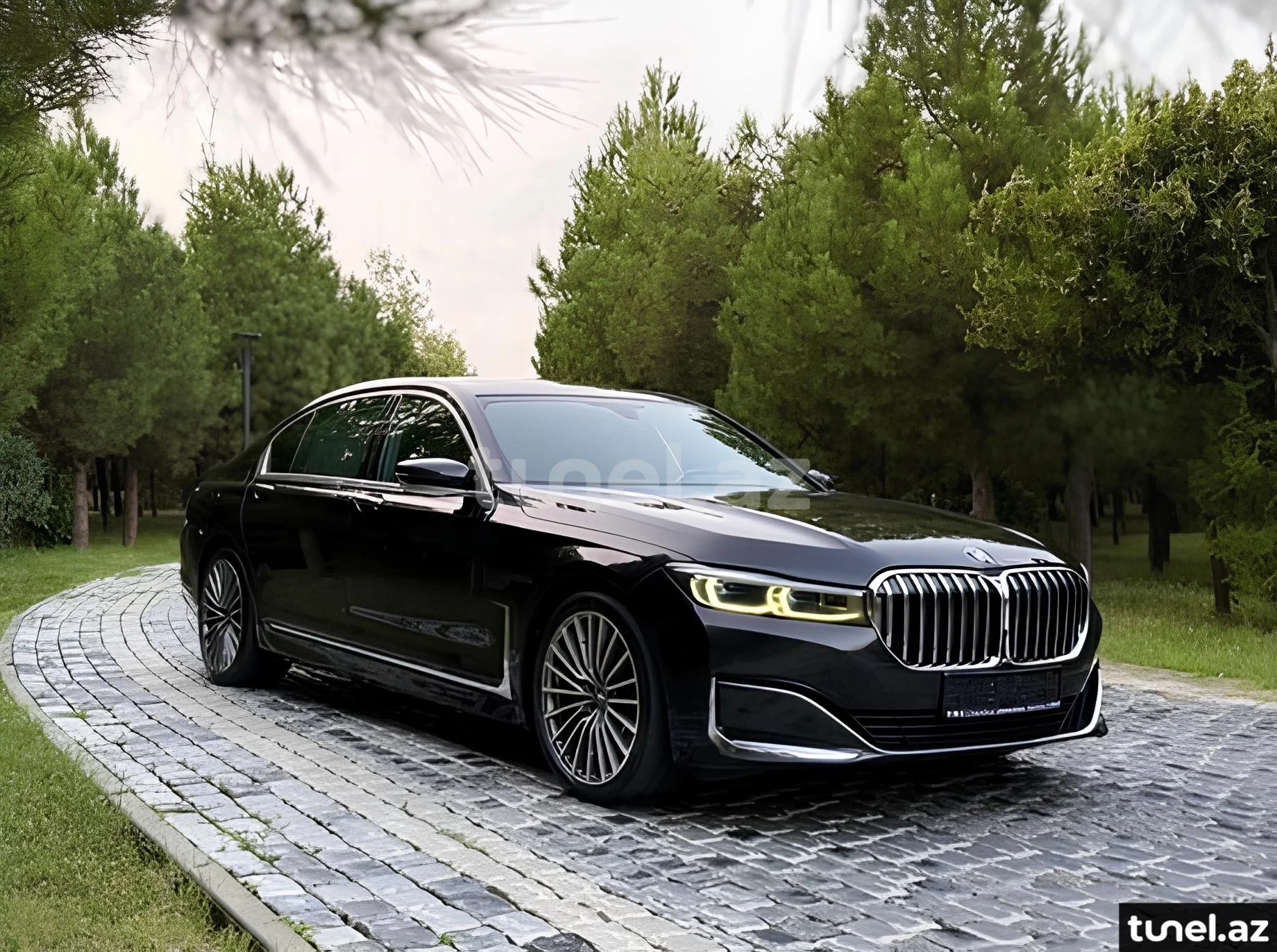BMW 740 2019