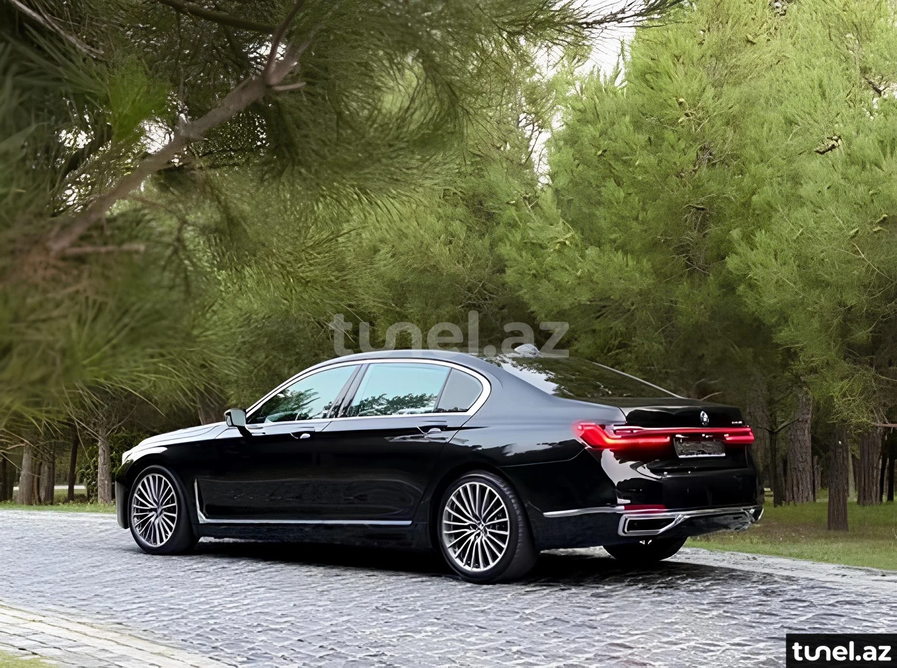 BMW 740 2019