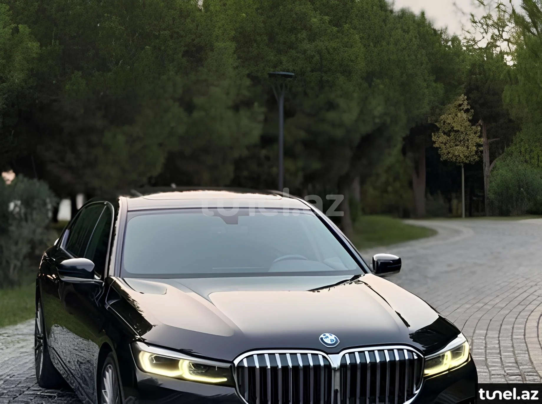 BMW 740 2019