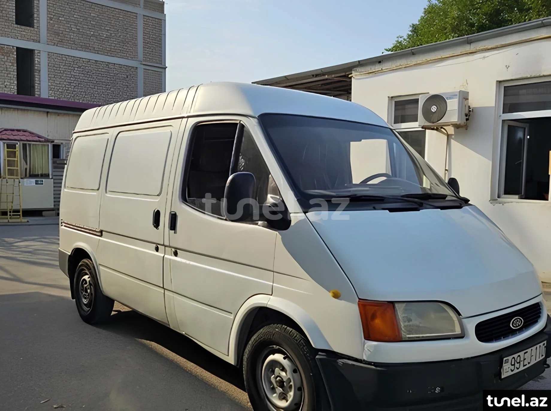 Ford Transit 2000