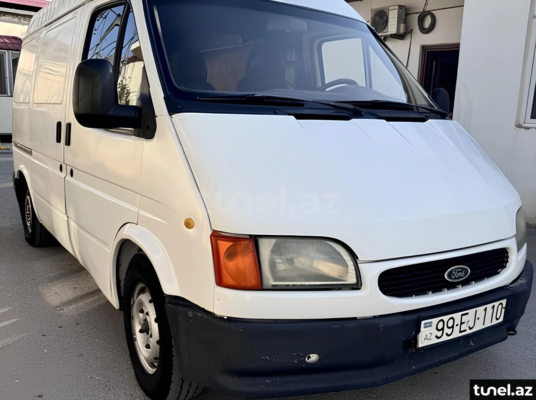 Ford Transit 2000