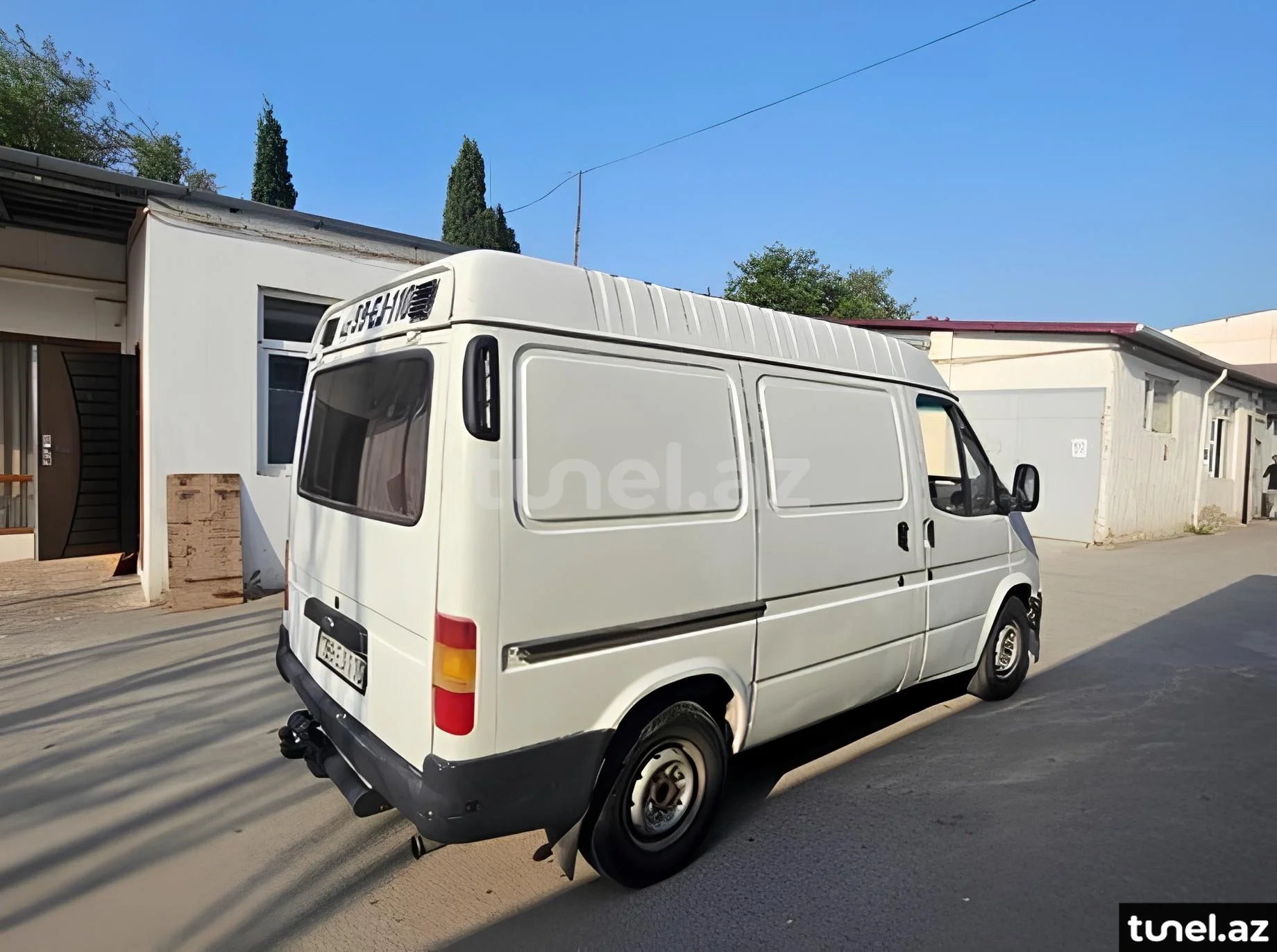 Ford Transit 2000