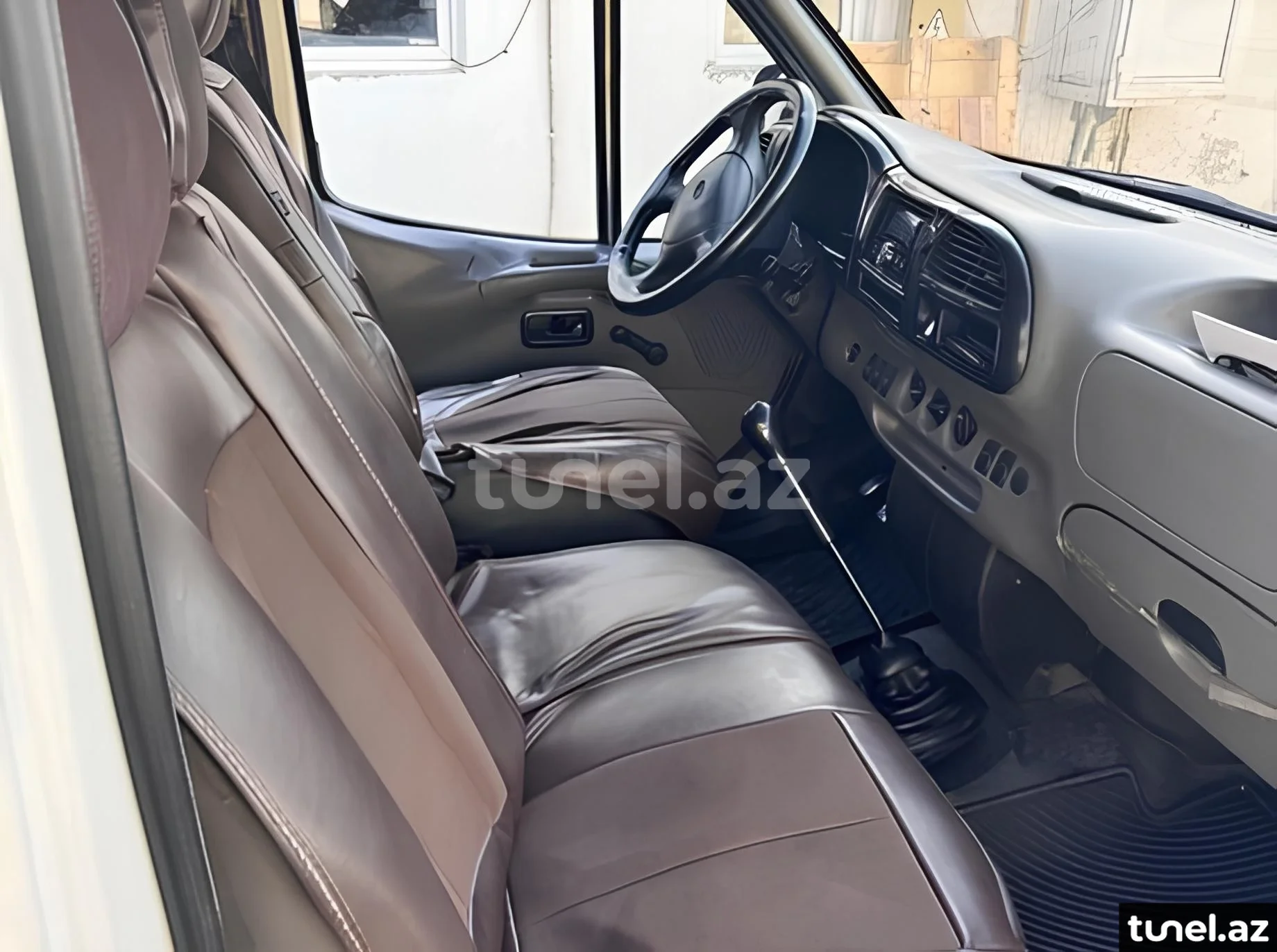 Ford Transit 2000