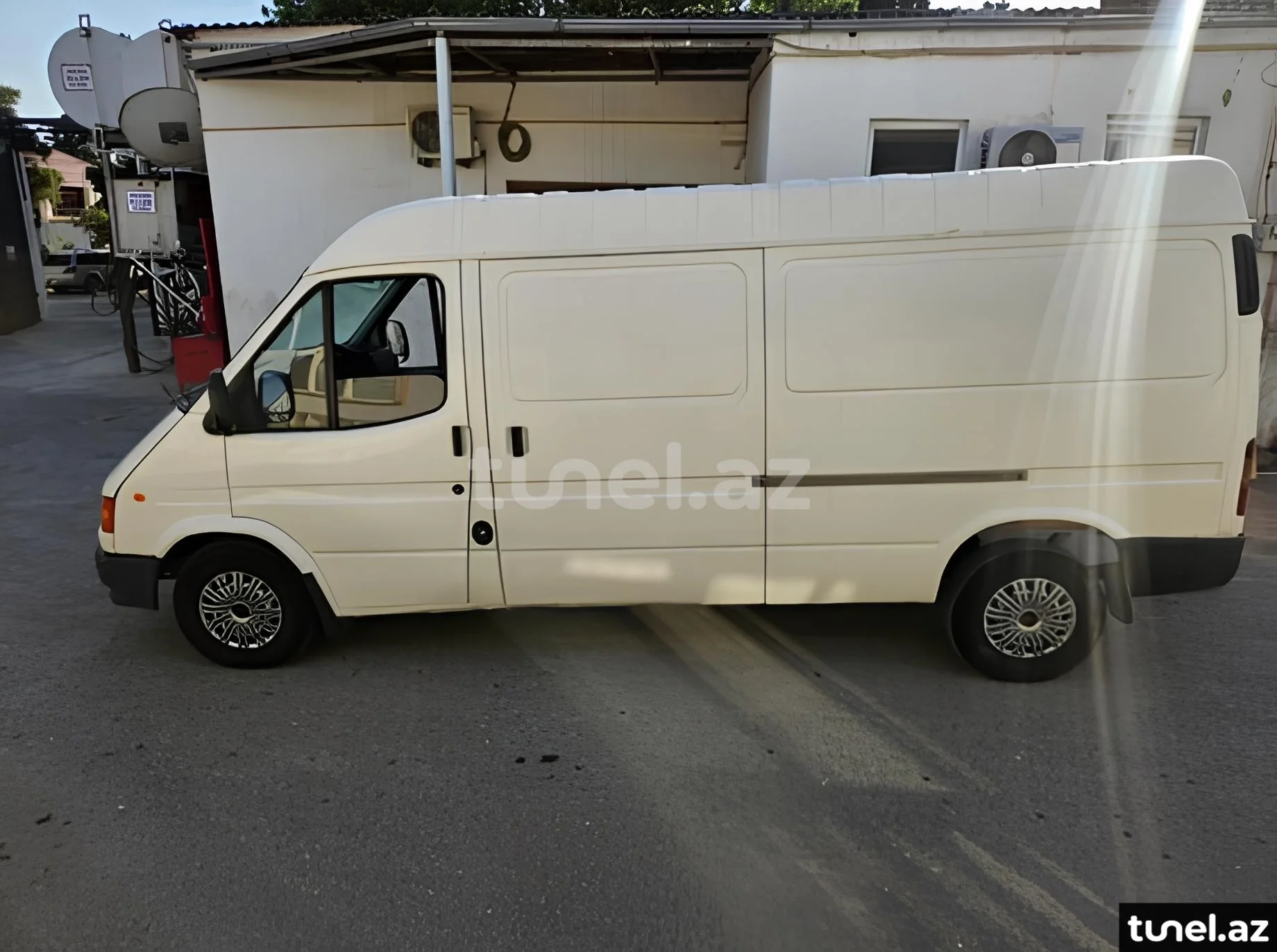Ford Transit 2000