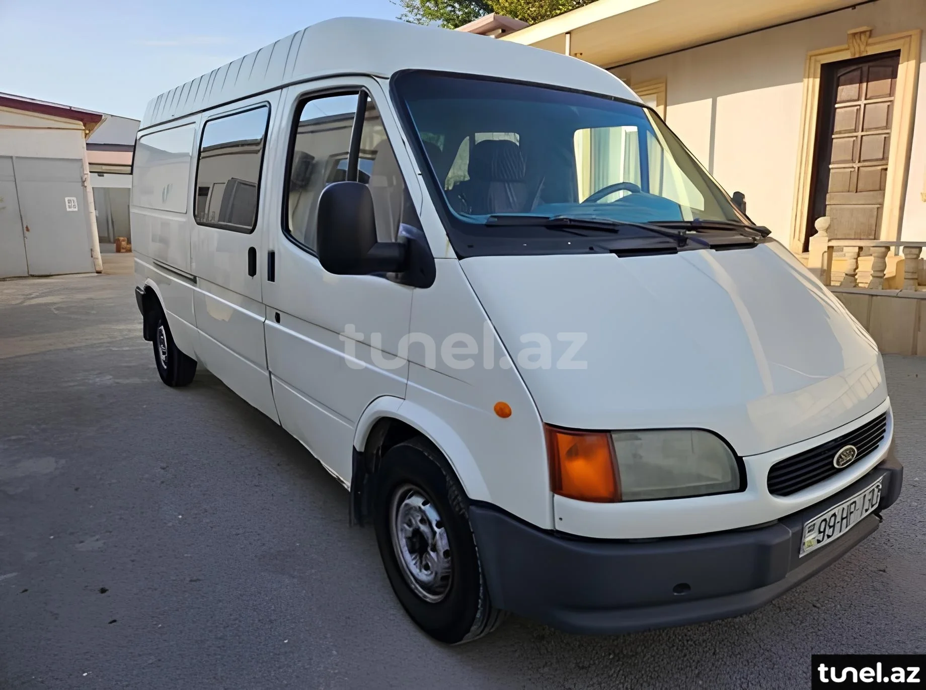 Ford Transit 2000