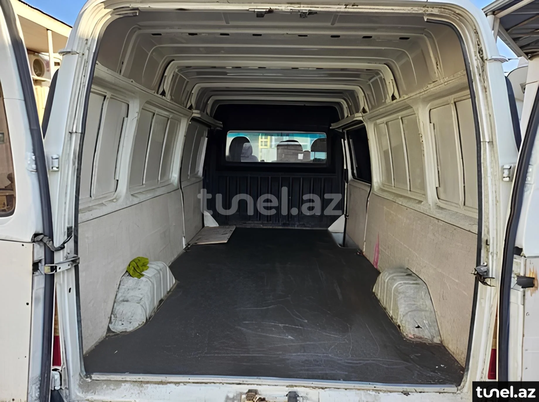 Ford Transit 2000