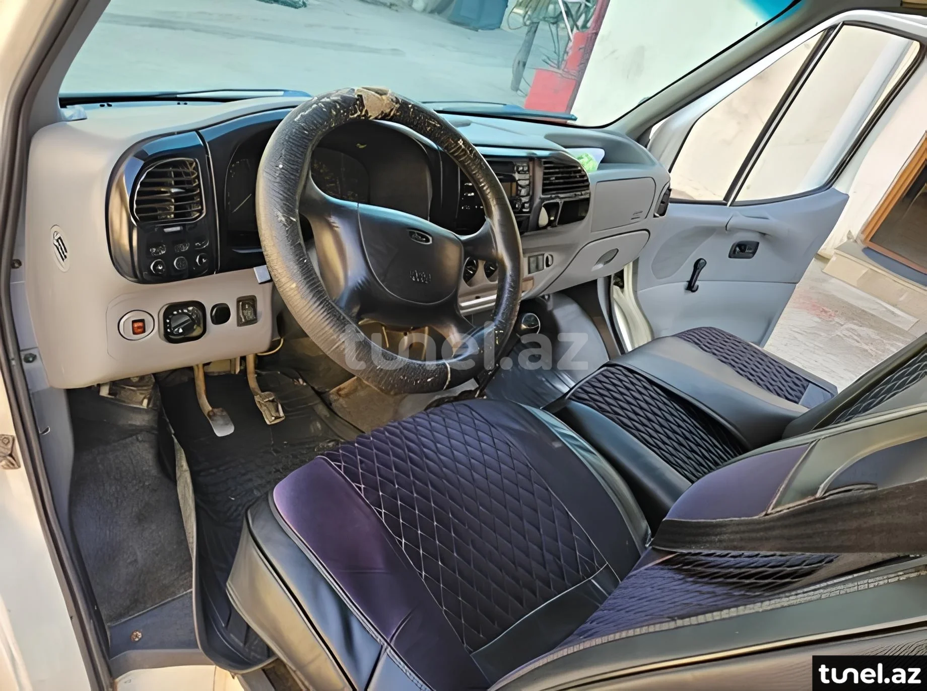 Ford Transit 2000
