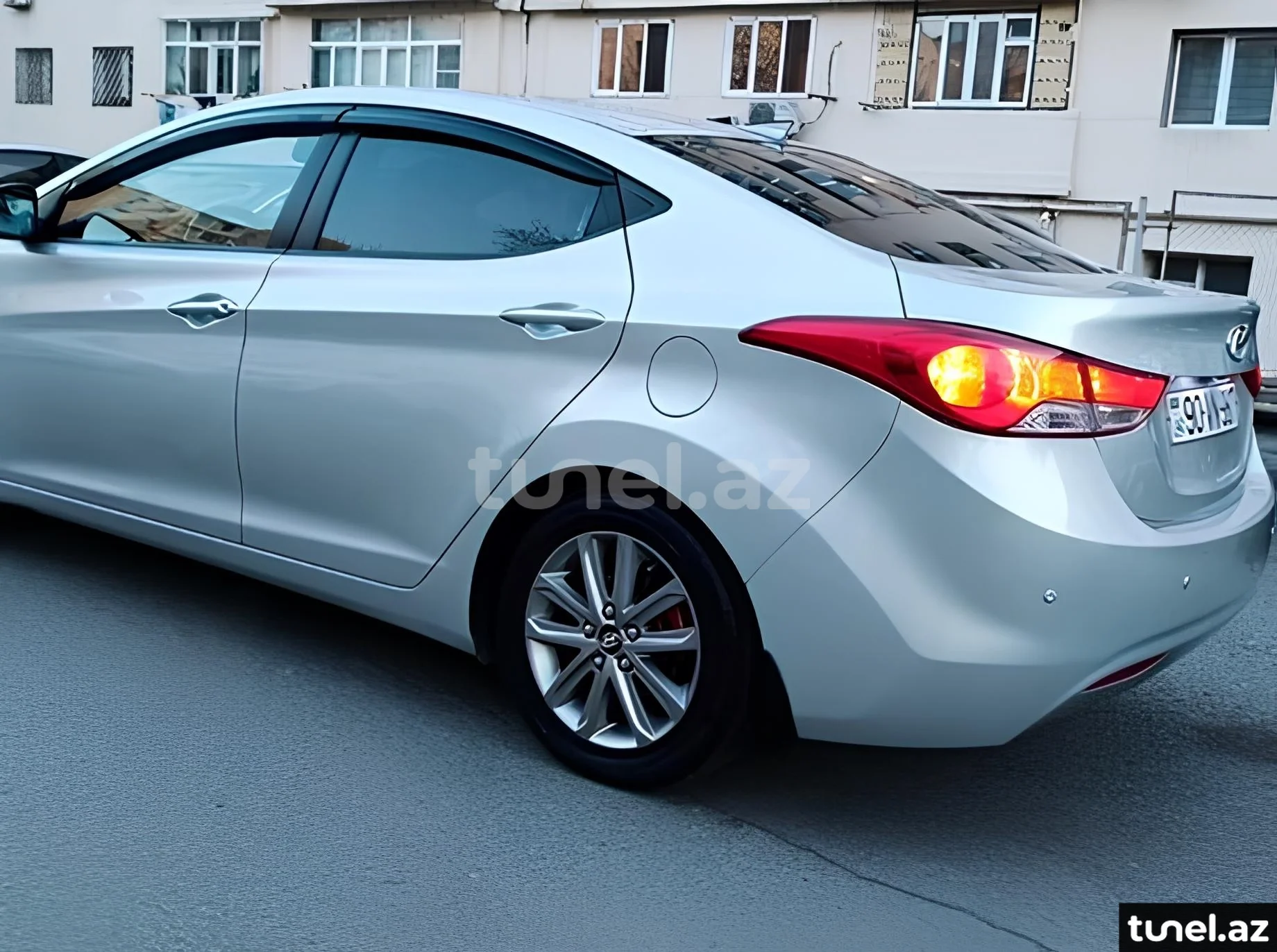 Hyundai Elantra 2012