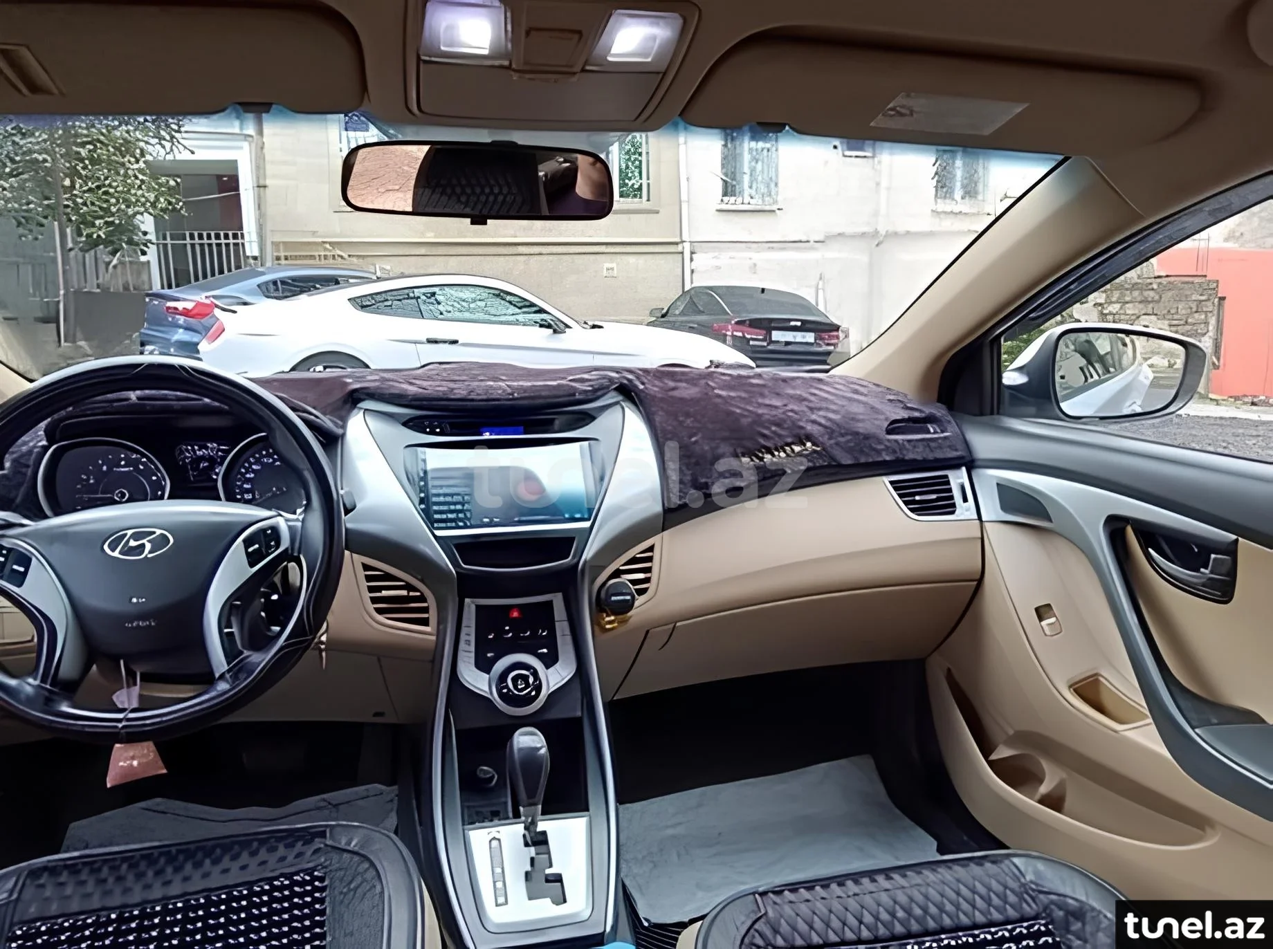 Hyundai Elantra 2012
