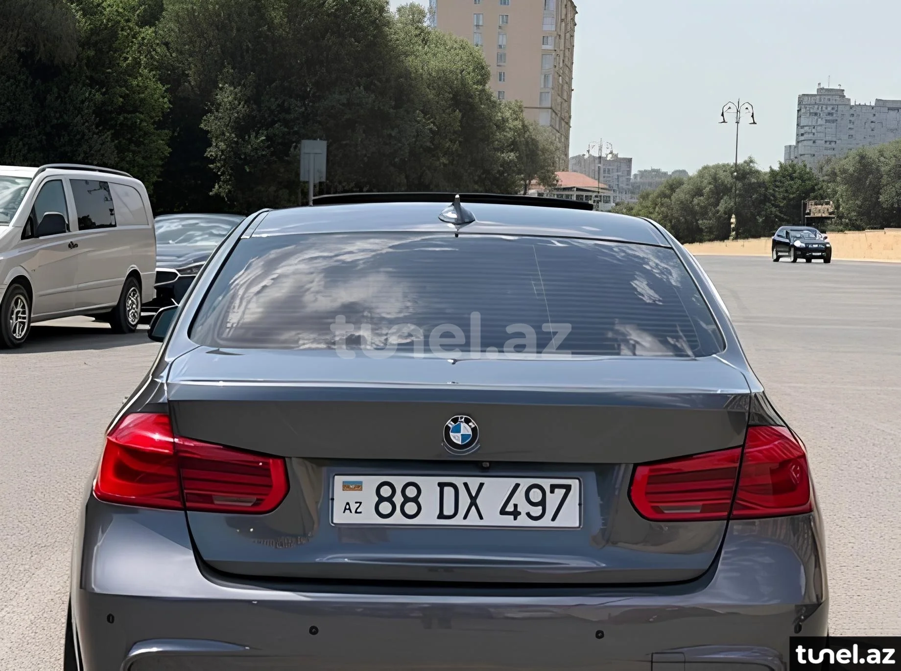 BMW 330 2018