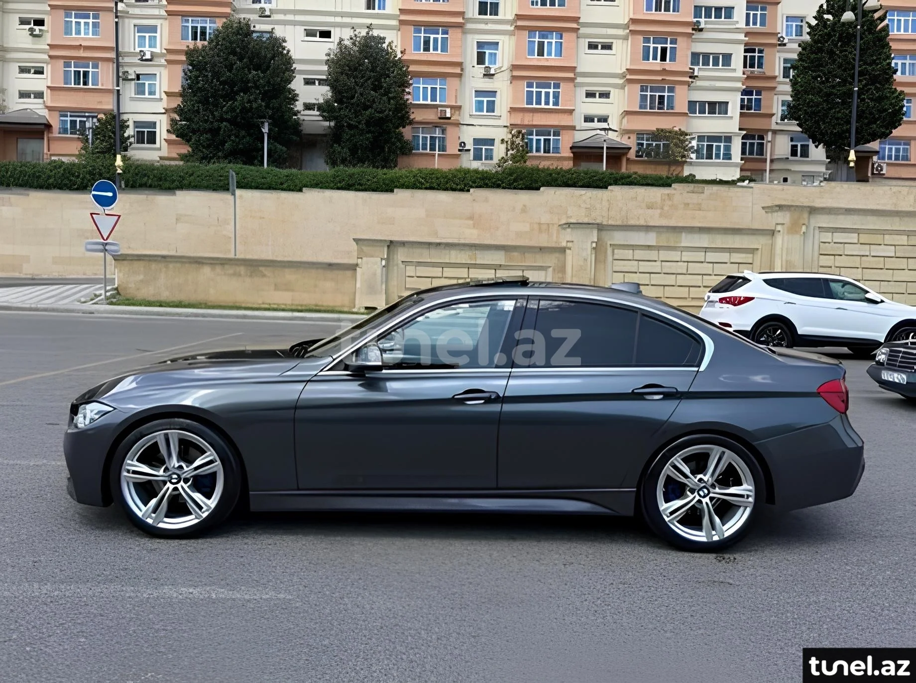 BMW 330 2018