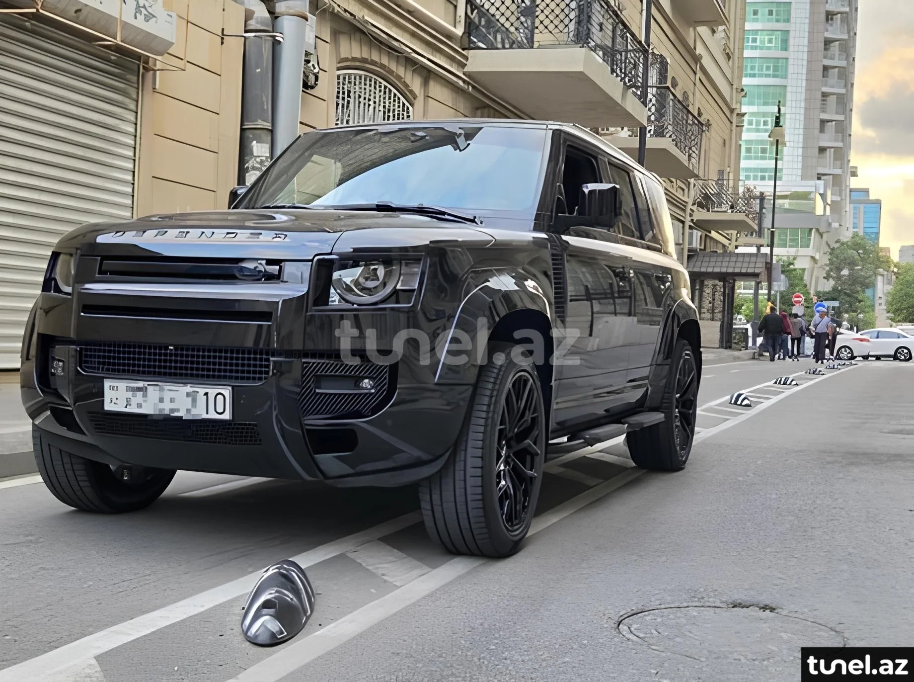 Land Rover Defender 2024